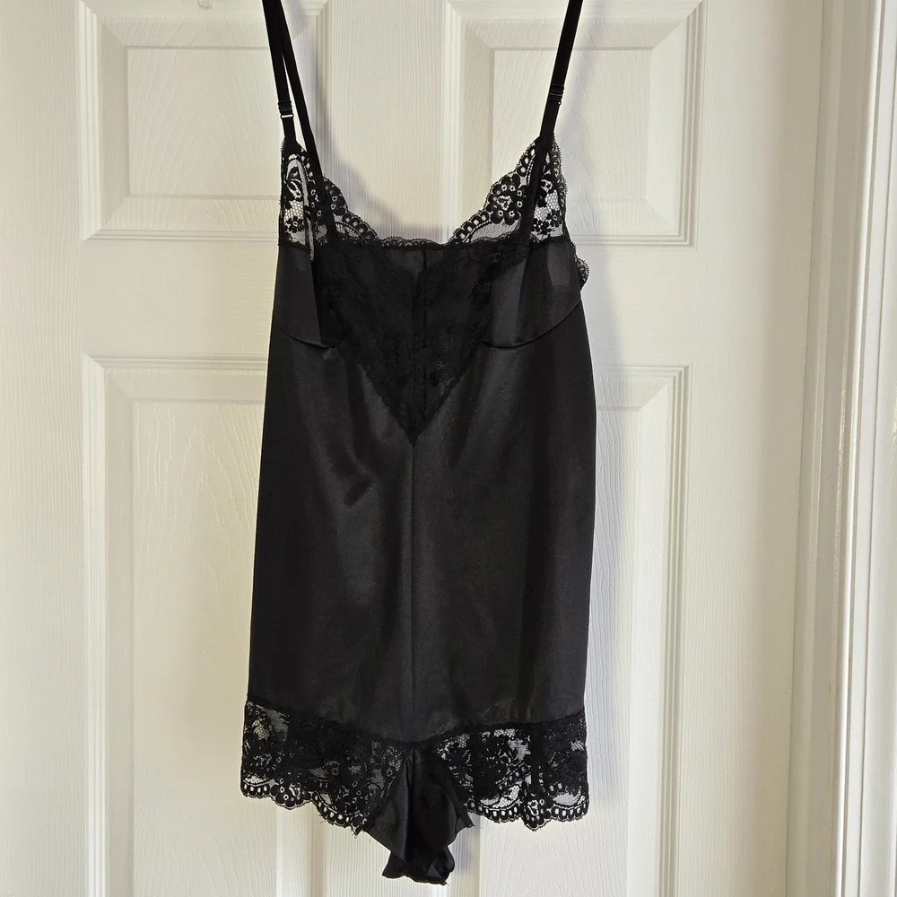 Vanity Fair Vintage Black Sexy Teddy Size 32 USA Nylon Lace Snap Bottom Lingerie